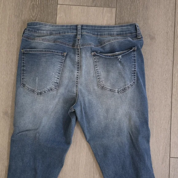 SO Blue Jeans with Distressing - Picture 8 of 8